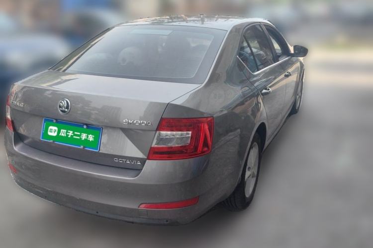 Used Skoda Octavia 2015 1.6L Automatic Yijie Edition Rear Right 45 Deg