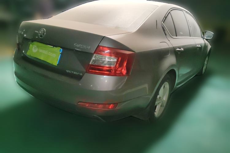 Used Skoda Octavia 2015 1.6L Automatic Yijie Edition Rear Right 45 Deg