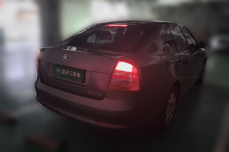 Used Skoda Octavia 2015 Classic Model 1.6L Manual Yijie Edition Rear Right 45 Deg