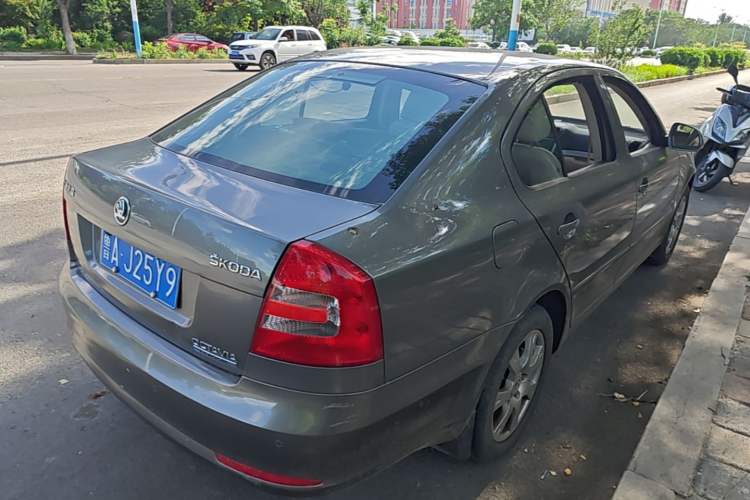 Used Skoda Octavia 2015 Classic Model 1.6L Automatic Yijie Version Rear Right 45 Deg