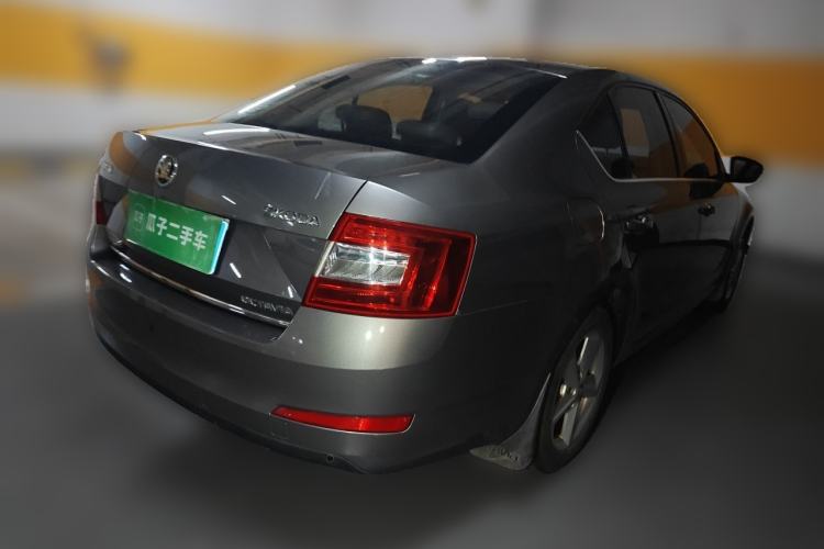 Used Skoda Octavia 2015 1.6L Automatic Yijun Edition Rear Right 45 Deg