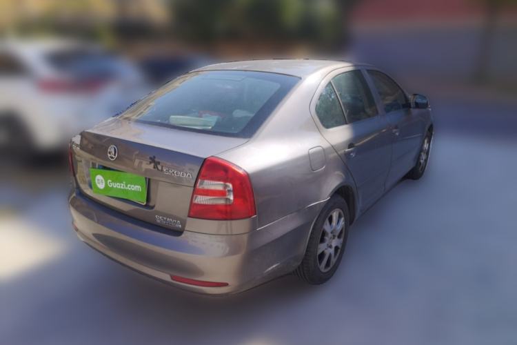 Used Skoda Octavia 2015 Classic Model 1.6L Manual Eado Version Rear Right 45 Deg