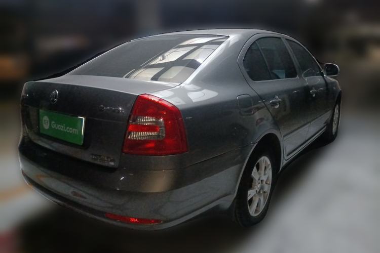 Used Skoda Octavia 2015 Classic Model 1.6L Automatic Elegance Edition Rear Right 45 Deg