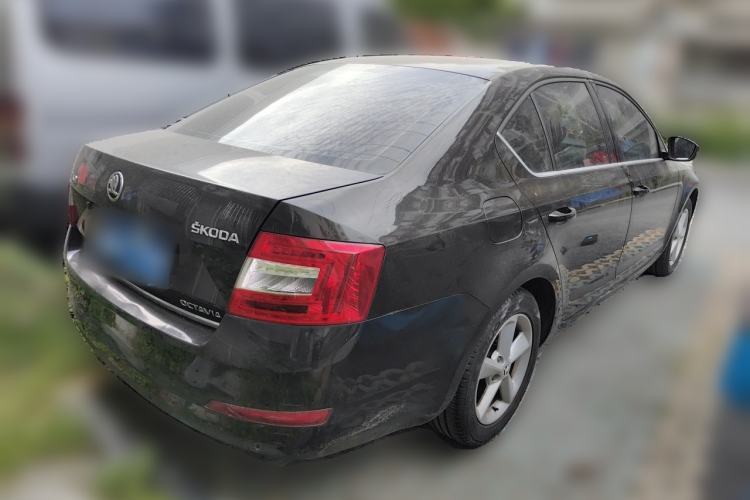Used Skoda Octavia 2015 1.6L Automatic Yijun Edition Rear Right 45 Deg