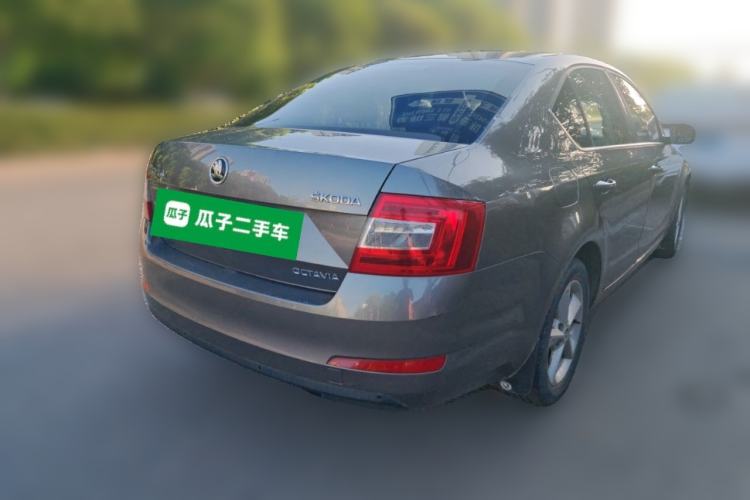 Used Skoda Octavia 2015 1.6L Automatic Yijie Edition Rear Right 45 Deg