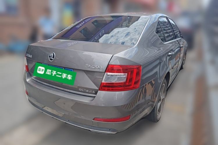 Used Skoda Octavia 2015 1.6L Automatic Yijun Edition Rear Right 45 Deg