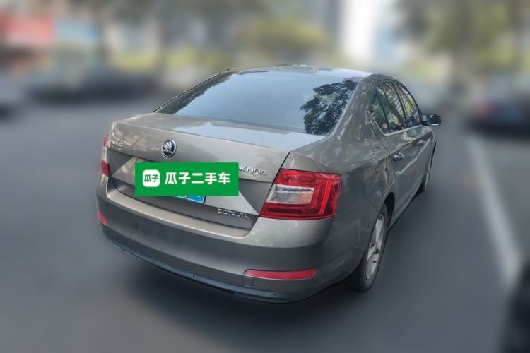 Used Skoda Octavia 2015 1.6L Automatic Yijie Edition Rear Right 45 Deg