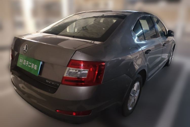 Used Skoda Octavia 2015 1.6L Manual Eado Edition Rear Right 45 Deg