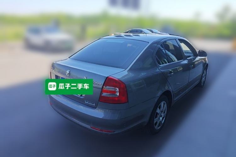 Used Skoda Octavia 2015 Classic Model 1.6L Manual Yijie Edition Rear Right 45 Deg