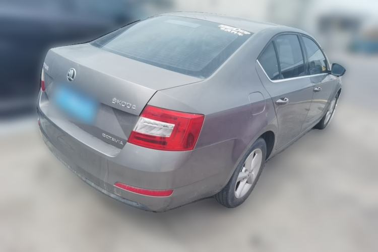Used Skoda Octavia 2015 1.6L Automatic Yijie Edition Rear Right 45 Deg