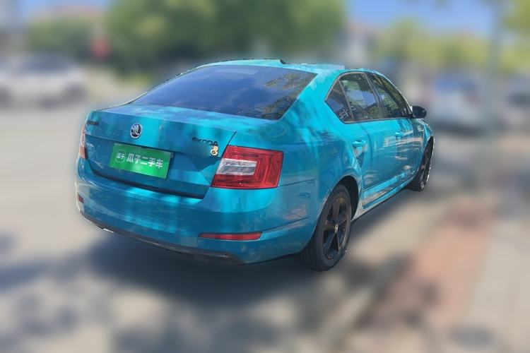 Used Skoda Octavia 2015 1.6L Manual Yijun Edition Rear Right 45 Deg