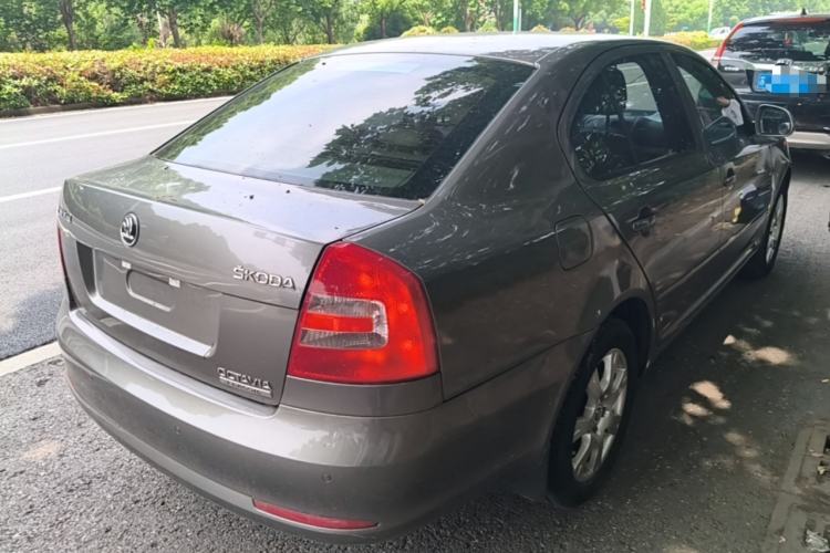 Used Skoda Octavia 2015 Classic Model 1.6L Automatic Yijie Version Rear Right 45 Deg