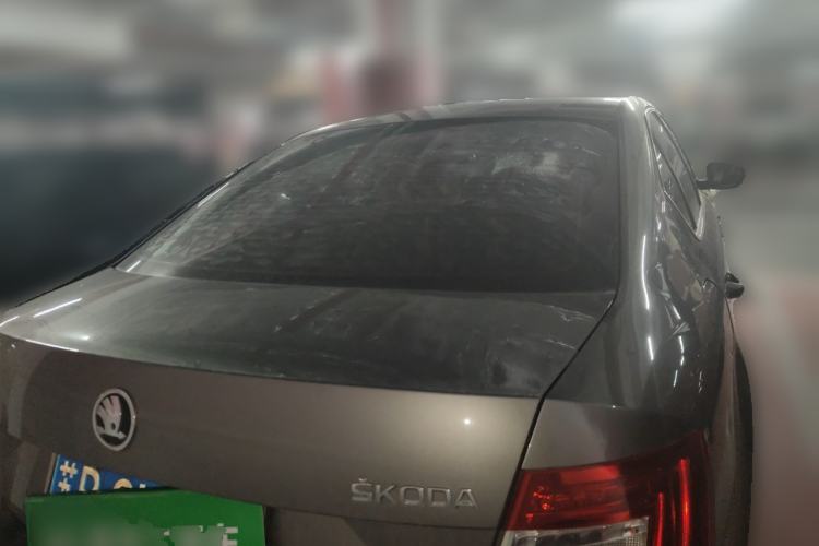 Used Skoda Octavia 2015 1.6L Automatic Yijie Edition Rear