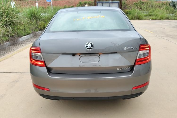 Used Skoda Octavia 2015 1.6L Automatic Yijie Edition Rear
