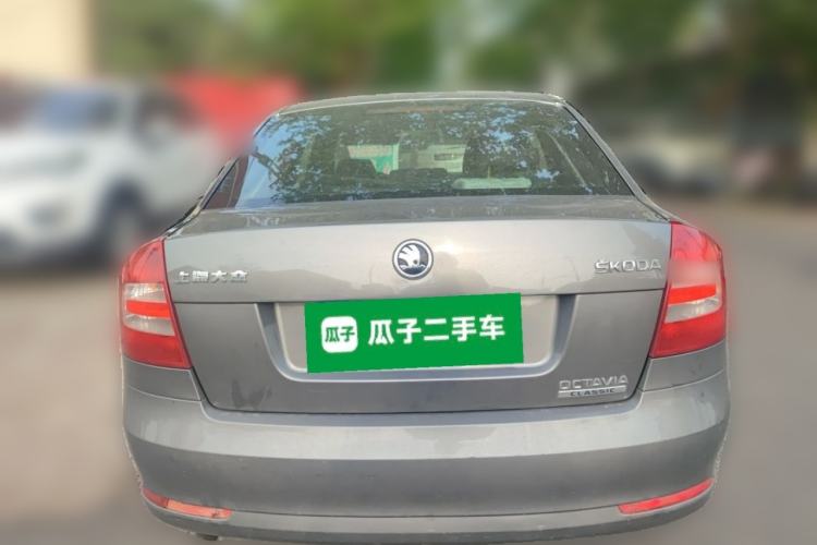 Used Skoda Octavia 2015 Classic Model 1.6L Manual Yijie Edition Rear