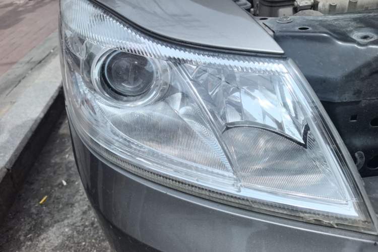 Used Skoda Octavia 2015 Classic Model 1.6L Manual Yijie Edition Right Front Headlight
