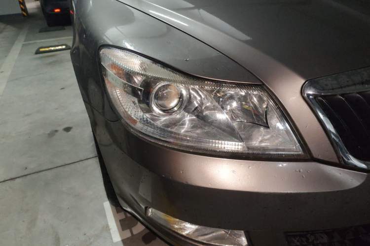 Used Skoda Octavia 2015 Classic Model 1.6L Automatic Yijie Version Right Front Headlight