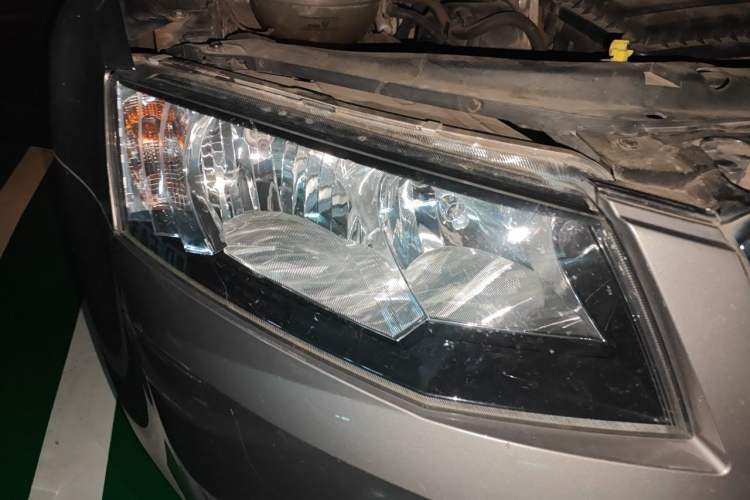 Used Skoda Octavia 2015 1.6L Manual Yijie Edition Right Front Headlight