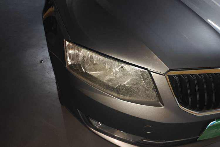Used Skoda Octavia 2015 1.6L Automatic Yijun Edition Right Front Headlight