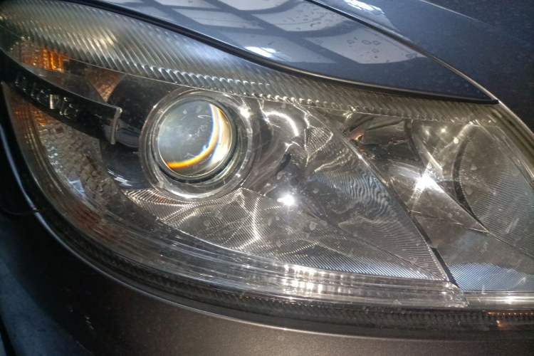 Used Skoda Octavia 2015 Classic Model 1.6L Automatic Elegance Edition Right Front Headlight