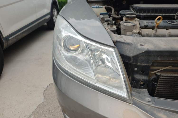 Used Skoda Octavia 2015 Classic Model 1.6L Automatic Yijie Version Right Front Headlight