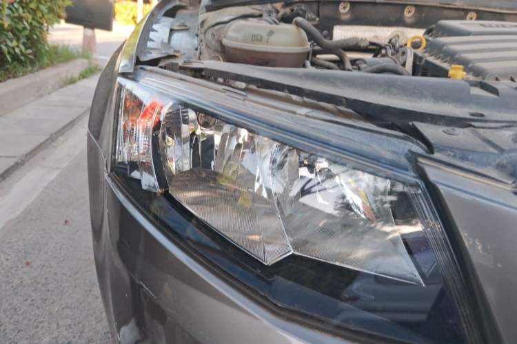 Used Skoda Octavia 2015 1.6L Automatic Yijie Edition Right Front Headlight