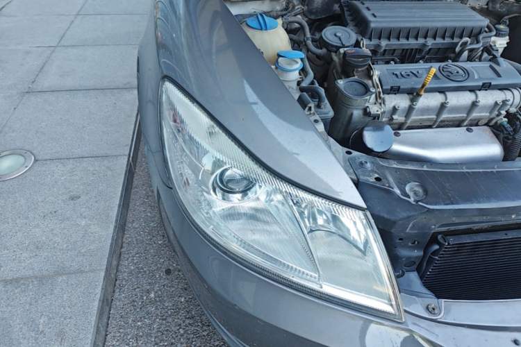 Used Skoda Octavia 2015 Classic Model 1.6L Manual Yijie Edition Right Front Headlight