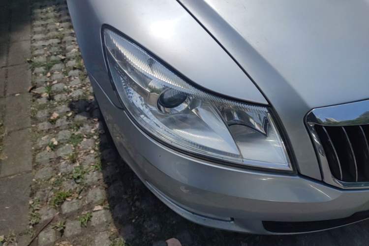 Used Skoda Octavia 2015 Classic Model 1.6L Automatic Yijie Version Right Front Headlight