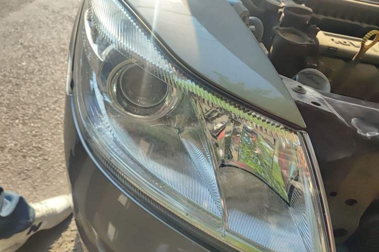 Used Skoda Octavia 2015 Classic Model 1.6L Manual Yijie Edition Right Front Headlight