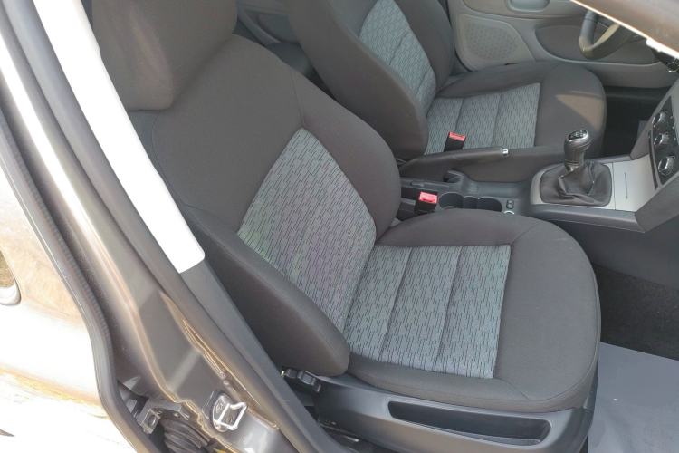 Used Skoda Octavia 2015 Classic Model 1.6L Manual Eado Version Right Front Seat