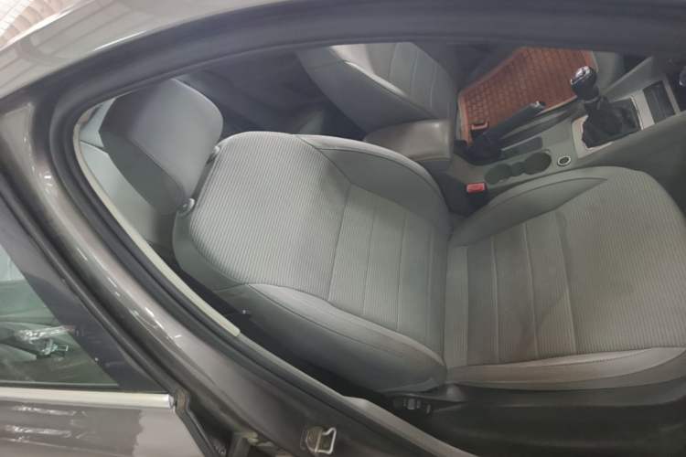 Used Skoda Octavia 2015 1.6L Manual Yijie Edition Right Front Seat