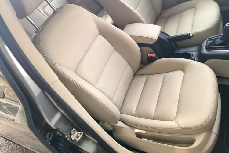 Used Skoda Octavia 2015 Classic Model 1.6L Automatic Yijie Version Right Front Seat