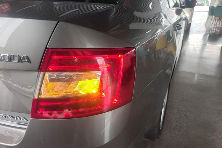 Used Skoda Octavia 2015 1.4TSI DSG Yijun Edition Right Rear Taillight