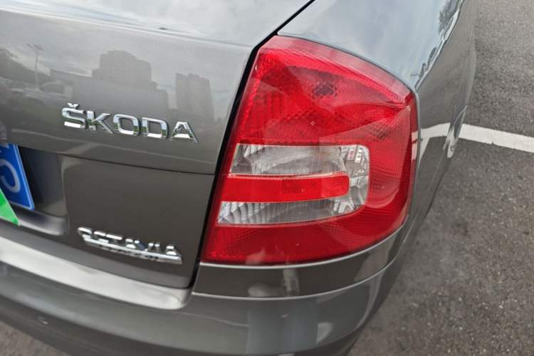 Used Skoda Octavia 2015 Classic Model 1.6L Automatic Yijie Version Right Rear Taillight
