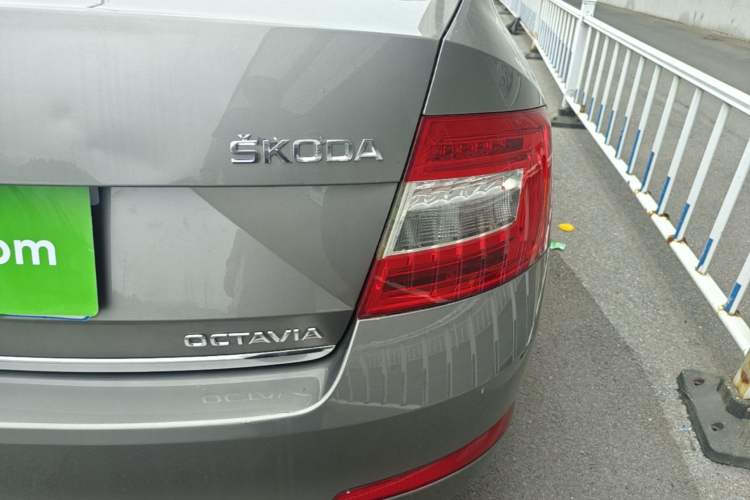 Used Skoda Octavia 2015 1.6L Automatic Yijun Edition Right Rear Taillight