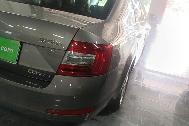 Used Skoda Octavia 2015 1.6L Manual Yijie Edition Right Rear Taillight