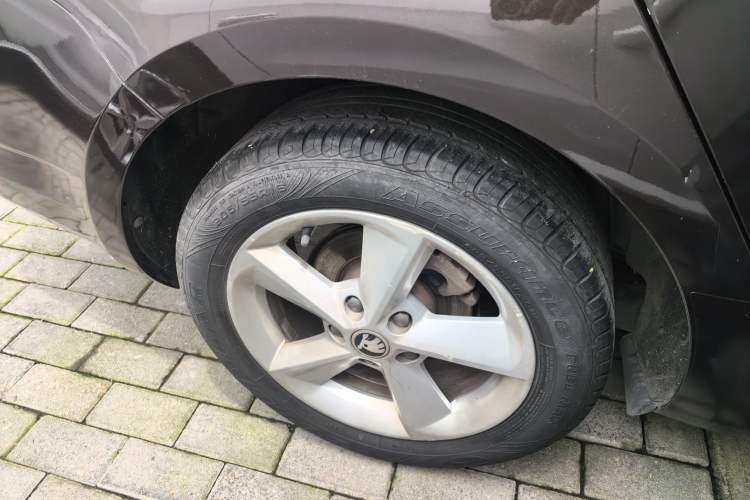 Used Skoda Octavia 2015 1.6L Automatic Yijun Edition Right Rear Wheel Hub