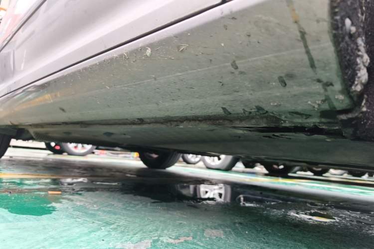 Used Skoda Octavia 2015 Classic Model 1.6L Automatic Elegance Edition Right Side Sill