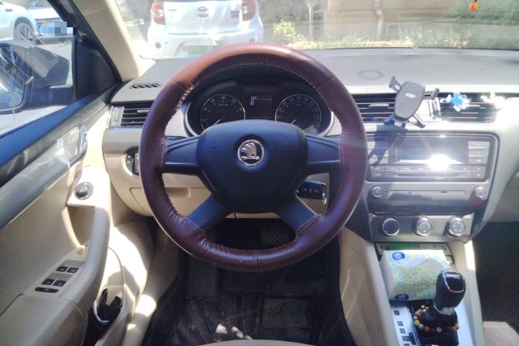 Used Skoda Octavia 2015 1.6L Automatic Yijie Edition Steering Wheel