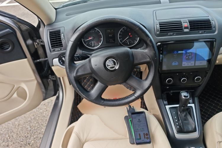 Used Skoda Octavia 2015 Classic Model 1.6L Automatic Yijie Version Steering Wheel