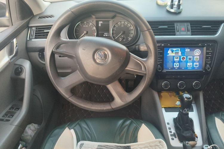 Used Skoda Octavia 2015 1.6L Automatic Yijie Edition Steering Wheel