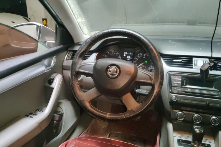 Used Skoda Octavia 2015 1.6L Automatic Yijie Edition Steering Wheel