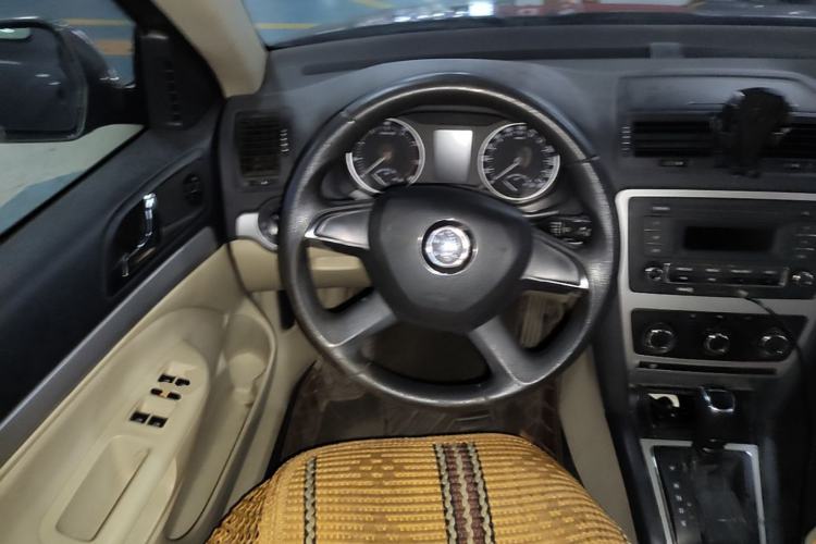 Used Skoda Octavia 2015 Classic Model 1.6L Automatic Yijie Version Steering Wheel
