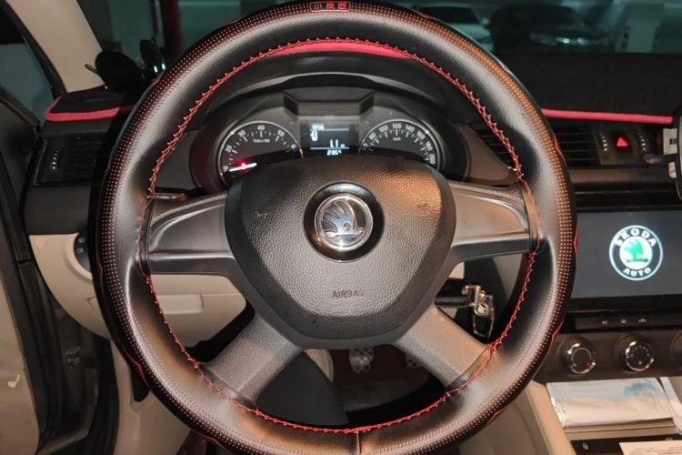 Used Skoda Octavia 2015 1.6L Manual Yijie Edition Steering Wheel
