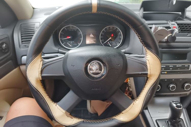 Used Skoda Octavia 2015 Classic Model 1.6L Automatic Yijie Version Steering Wheel