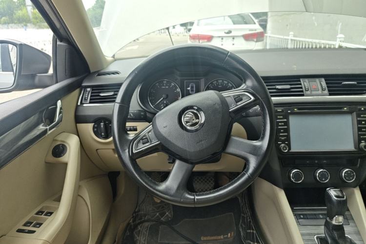 Used Skoda Octavia 2015 1.6L Automatic Yijun Edition Steering Wheel