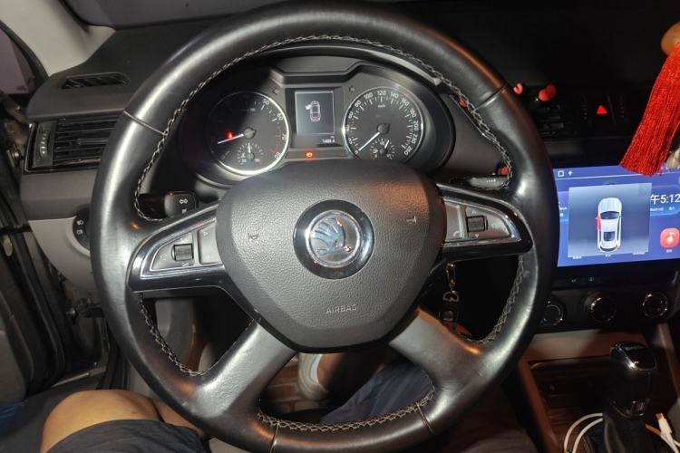 Used Skoda Octavia 2015 1.6L Automatic Yijun Edition Steering Wheel