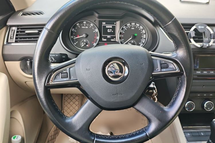 Used Skoda Octavia 2015 1.4TSI DSG Yijun Edition Steering Wheel