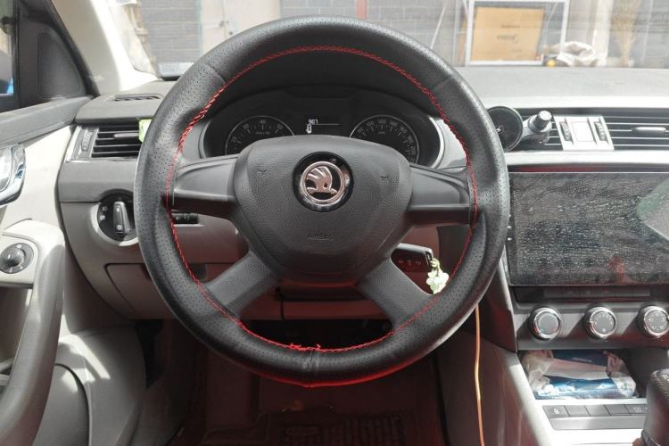 Used Skoda Octavia 2015 1.6L Manual Yijie Edition Steering Wheel