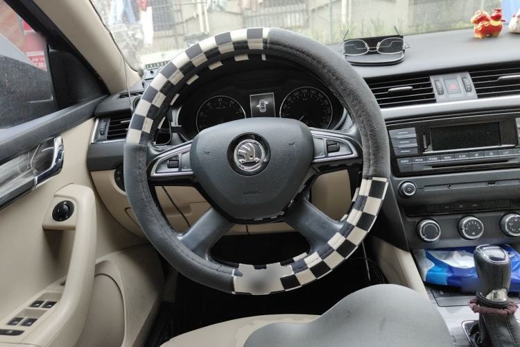 Used Skoda Octavia 2015 1.6L Automatic Yijun Edition Steering Wheel